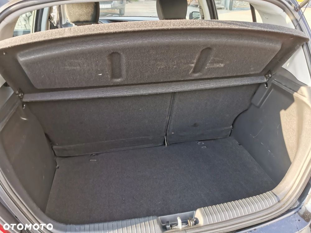 Hyundai i20 1.1 CRDi Intro Edition - 8