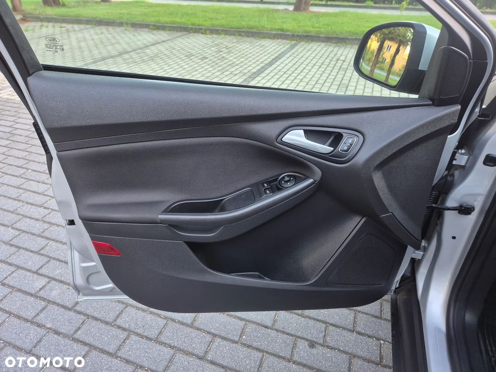 Ford Focus 1.0 EcoBoost Trend Edition Business - 36