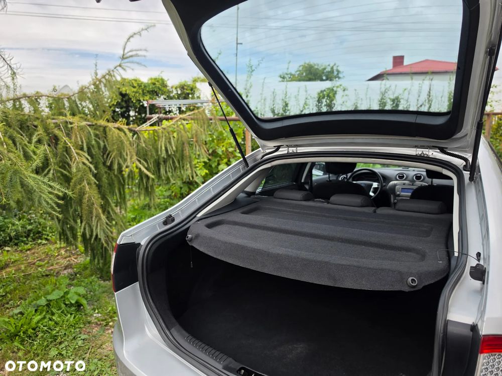 Ford Mondeo - 25