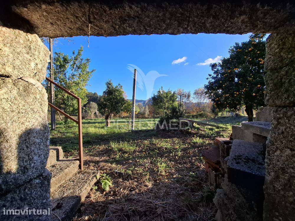 Moradia em Pedra p/ Restauro em Valdreu, Vila Verde - Grande imagem: 2/38