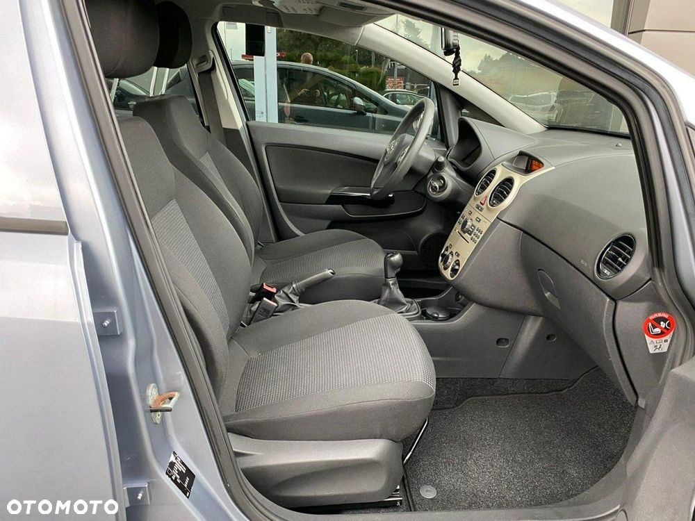 Opel Corsa 1.2 16V Essentia - 13