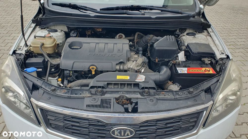 Kia Ceed - 8