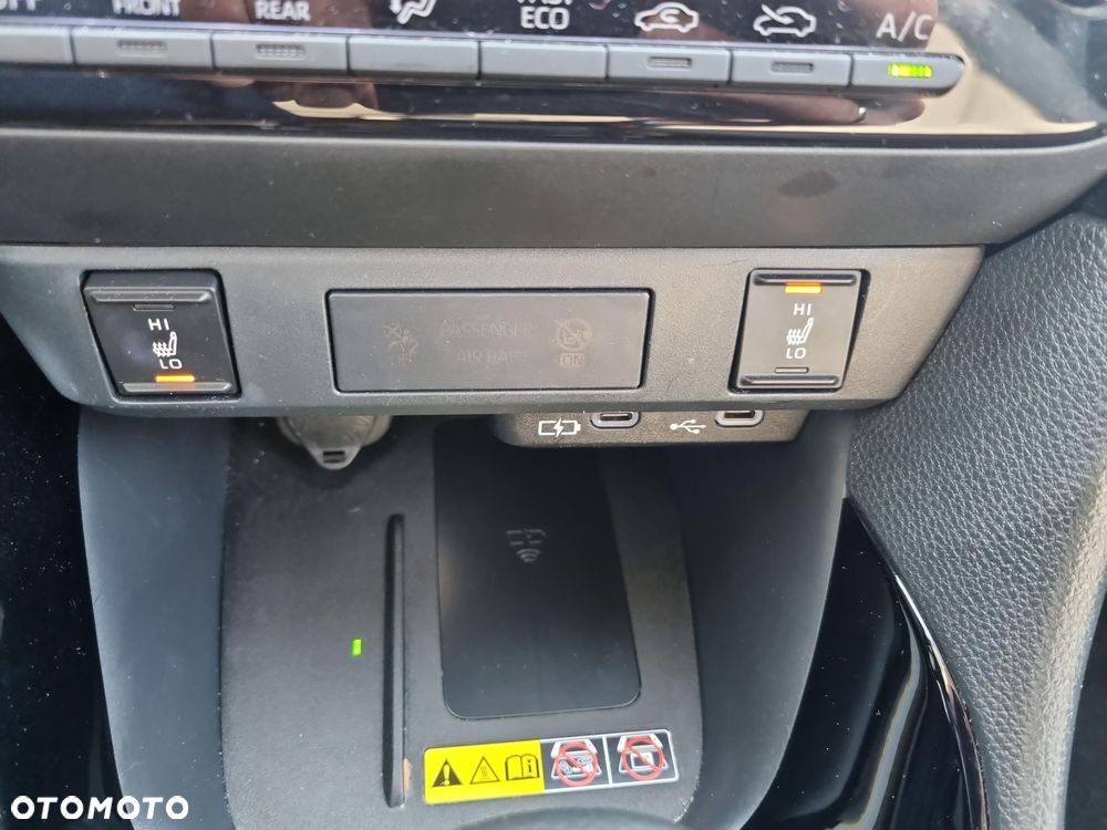 Toyota Yaris Hybrid 1.5 Style - 22