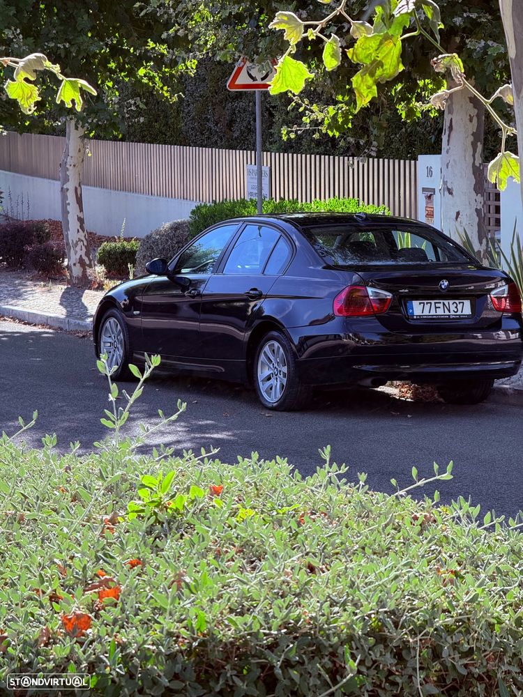 BMW 318 d Dynamic - 22