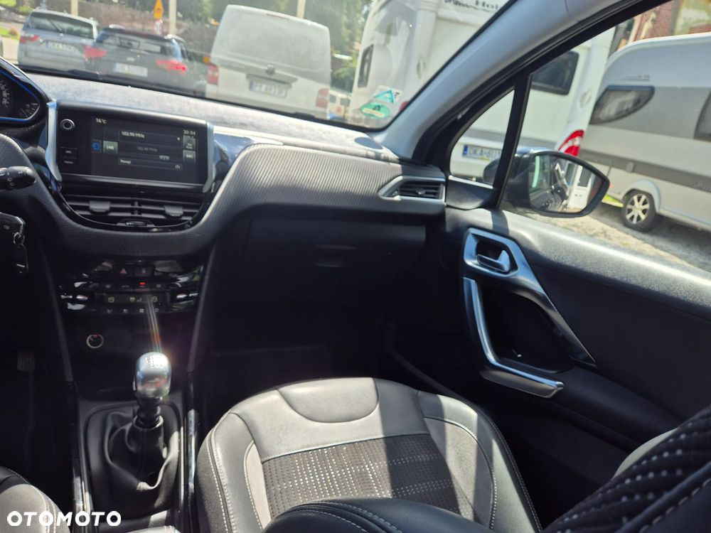 Peugeot 2008 1.2 PureTech Active S&S - 27