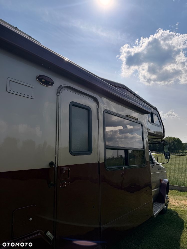 Ford E-350 Triple-E Empress - 5