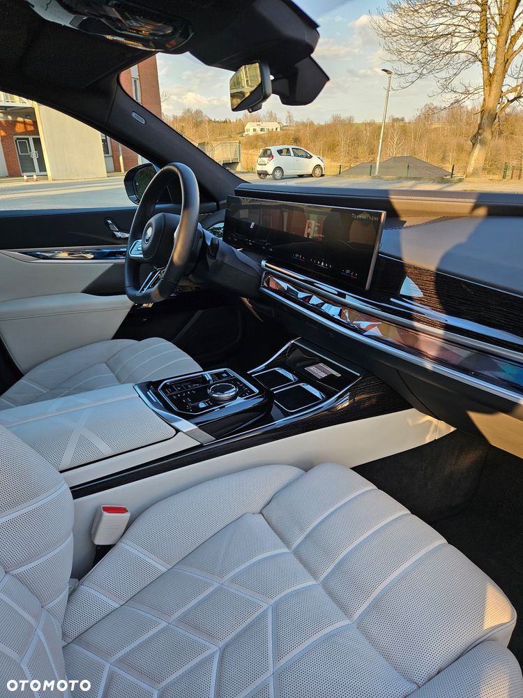 BMW i7 105.7kWh xDrive60 M Sport - 19