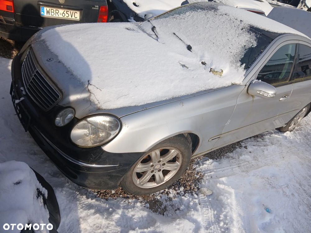 mercedes w211 744 maska zderzak lampa grill błotnik drzwi zbiornik paliwa szyba lusterko klamka - 2