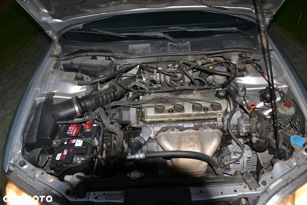 Honda Accord 1.8i LS - 10