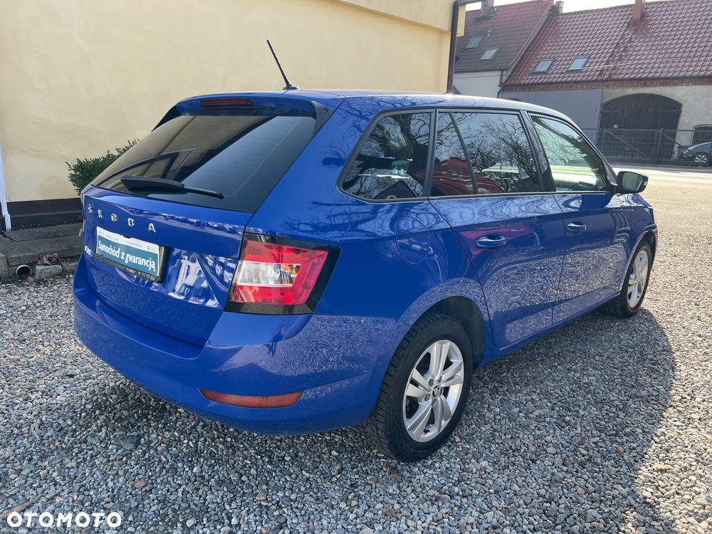 Skoda Fabia 1.0 TSI Style Color DSG - 4