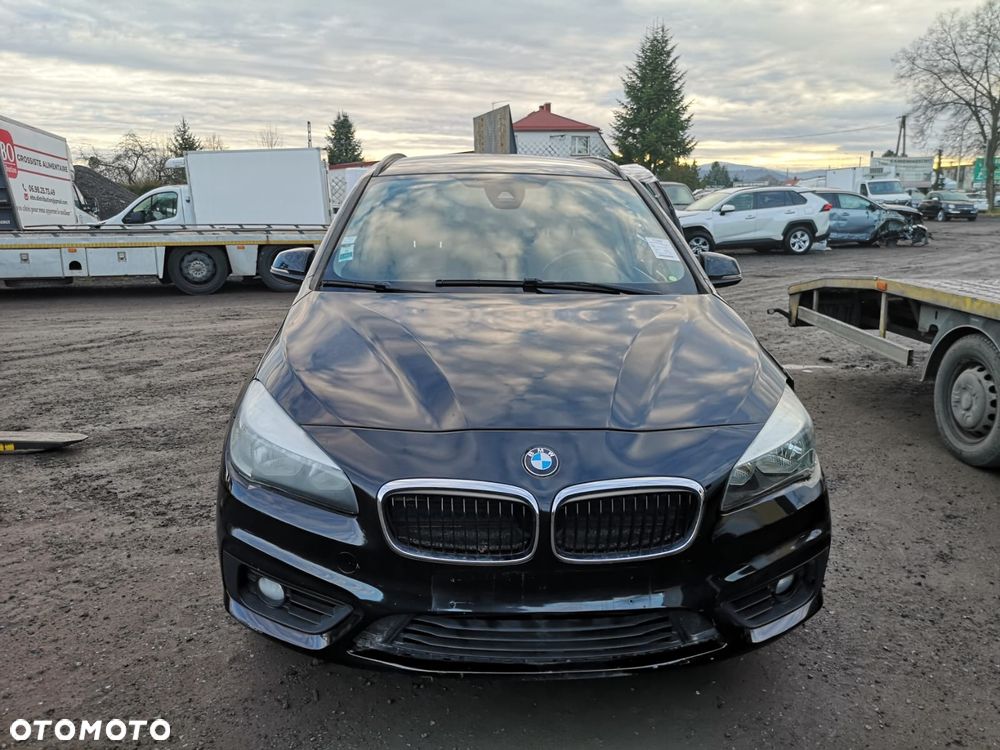 BMW Seria 2 218d Sport Line - 2