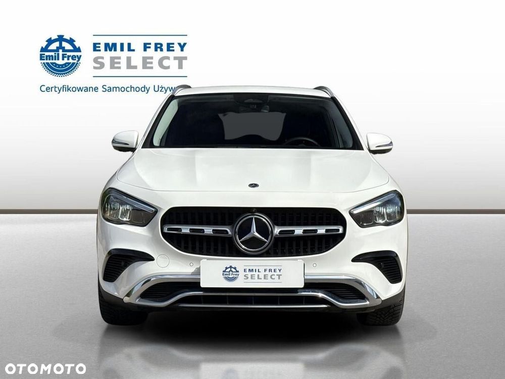 Mercedes-Benz GLA - 9