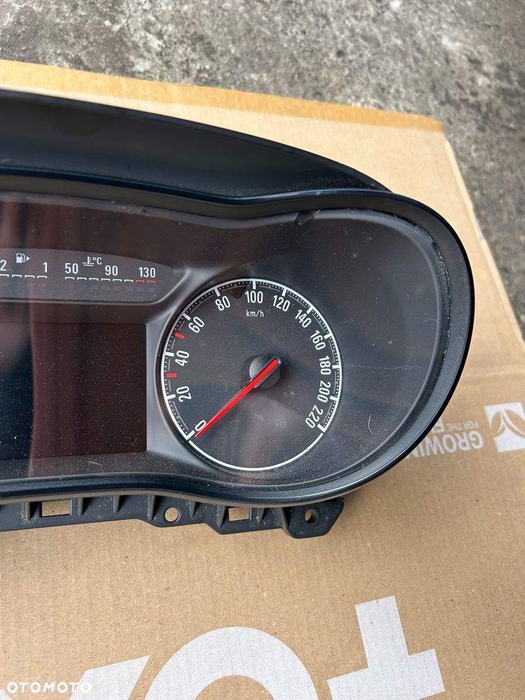 Opel Corsa E lift licznik 1.3 diesel 39129459 - 3