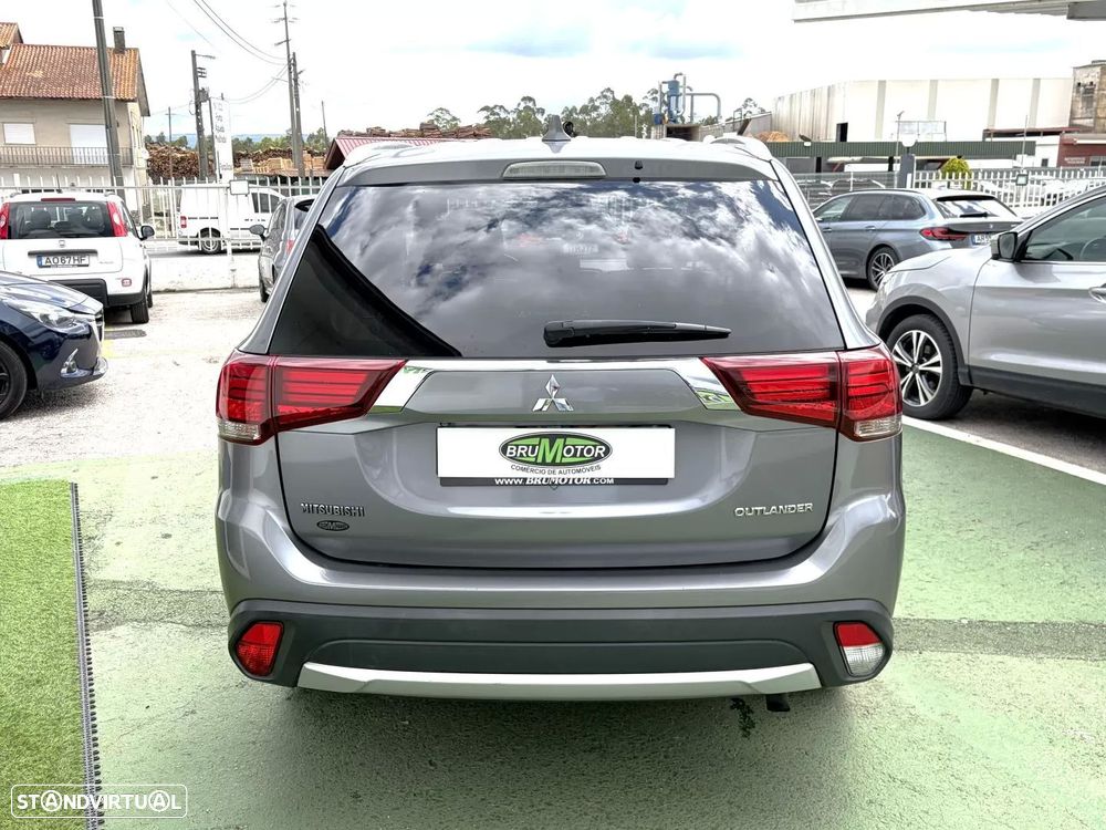 Mitsubishi Outlander 2.2 DI-D Instyle Navi - 5