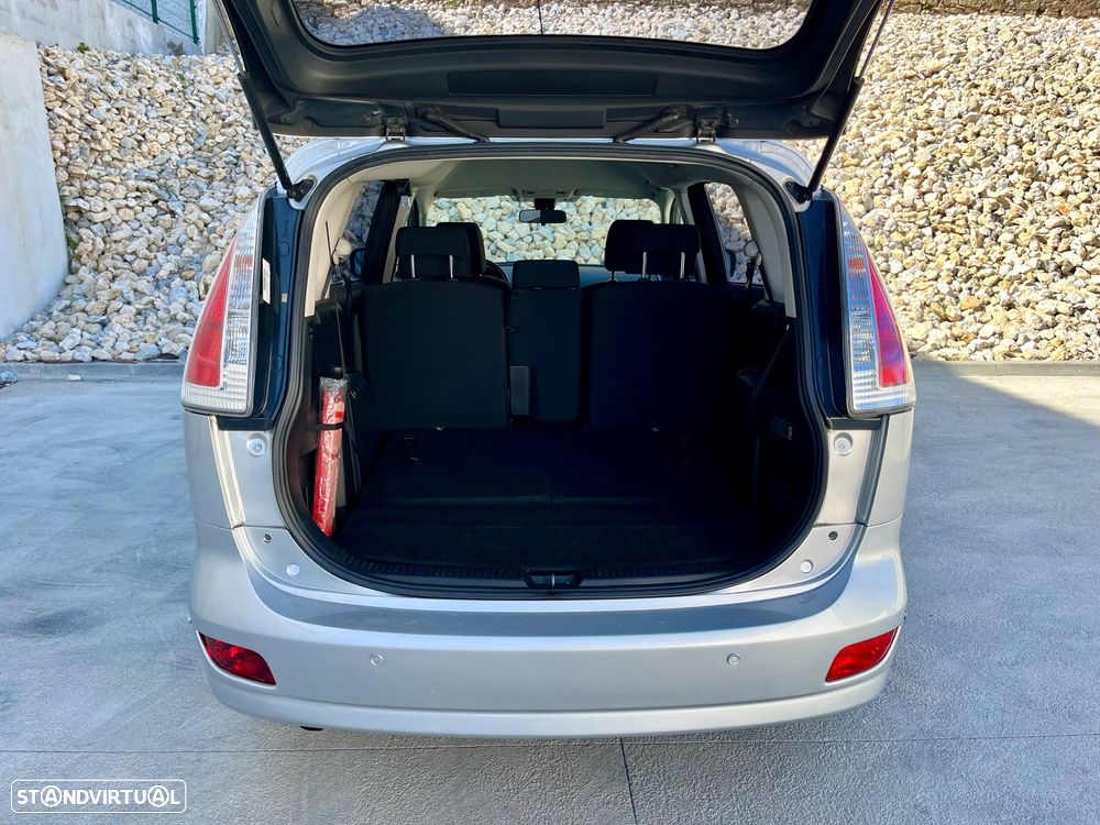 Mazda 5 - 19
