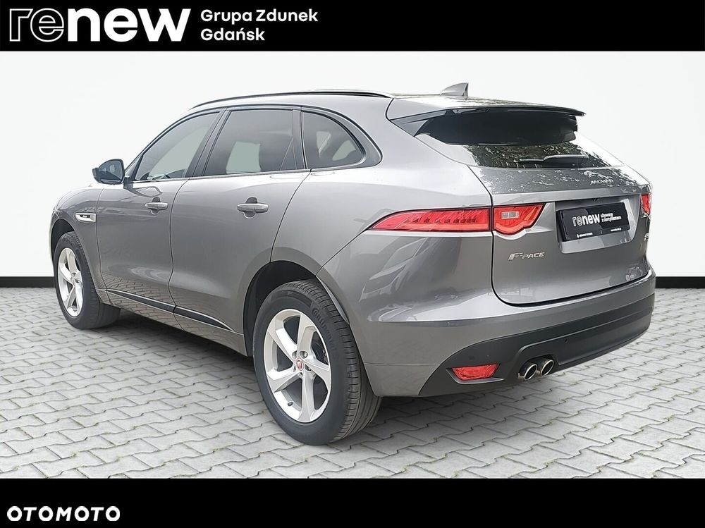 Jaguar F-Pace - 12