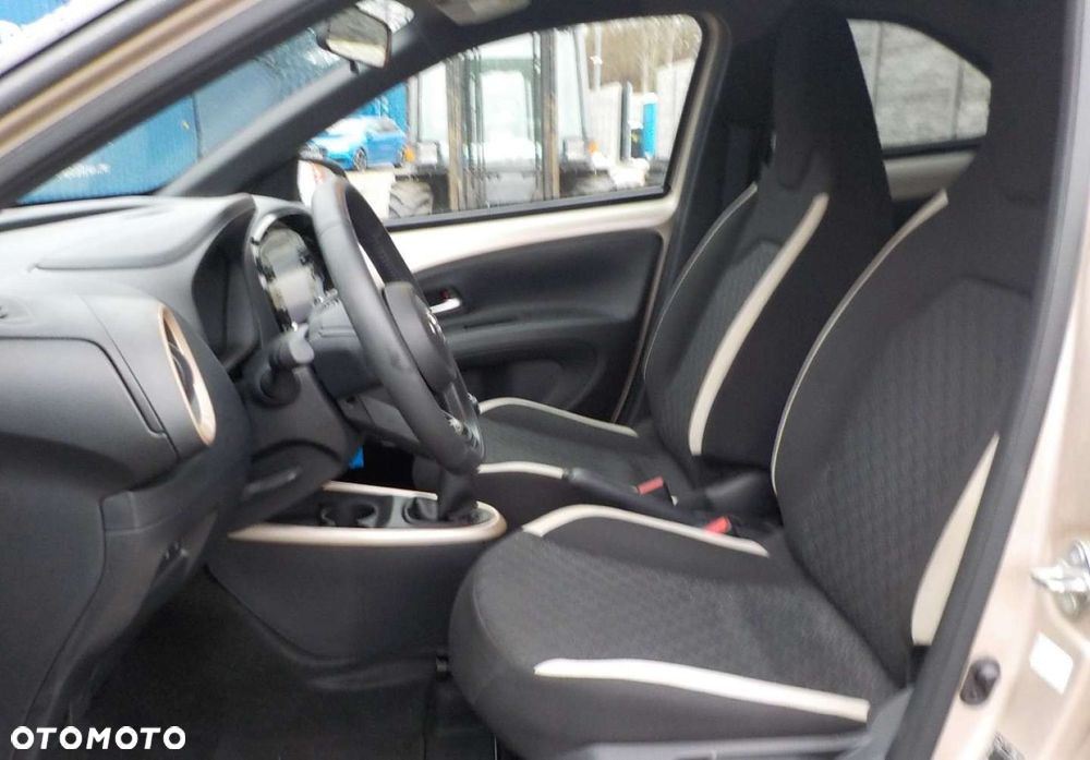 Toyota Aygo X - 25