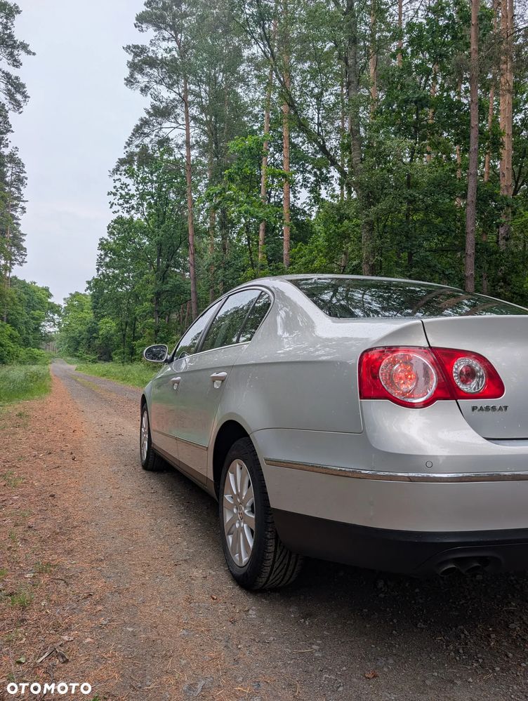 Volkswagen Passat 2.0 TDI DPF Comfortline - 8