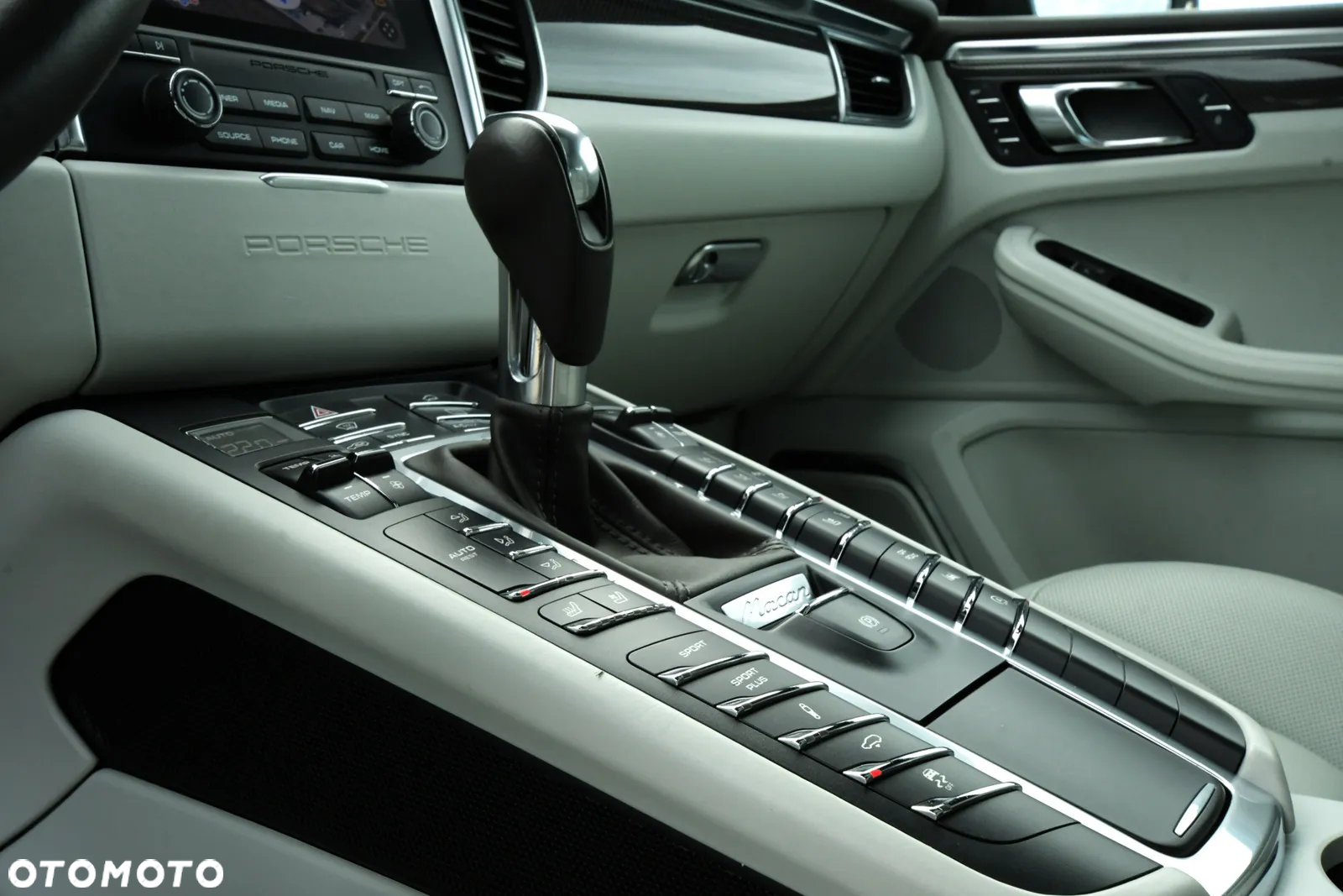 Porsche Macan Turbo - 19