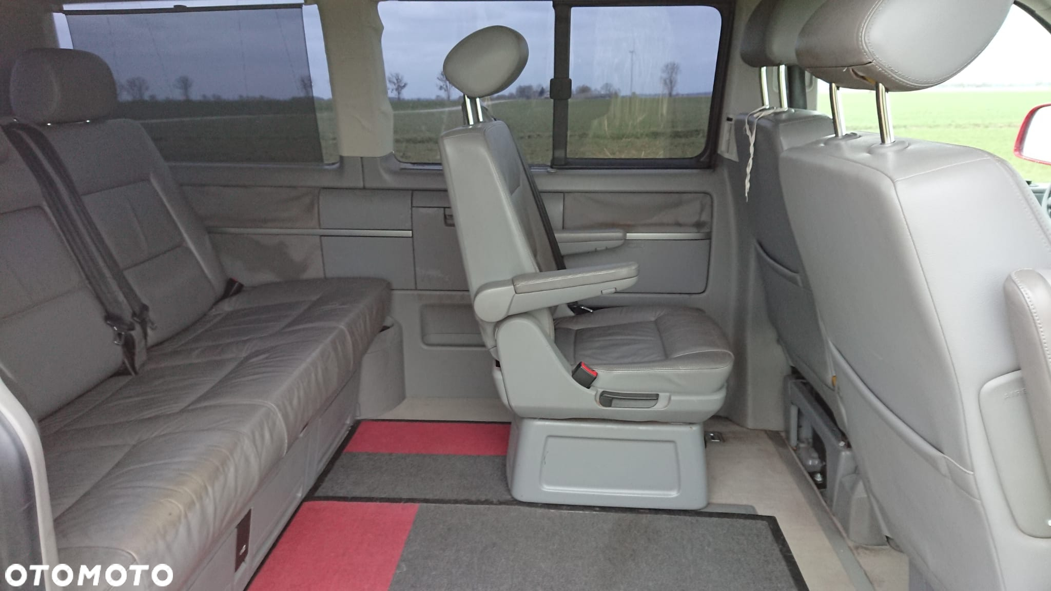 Volkswagen Multivan - 17