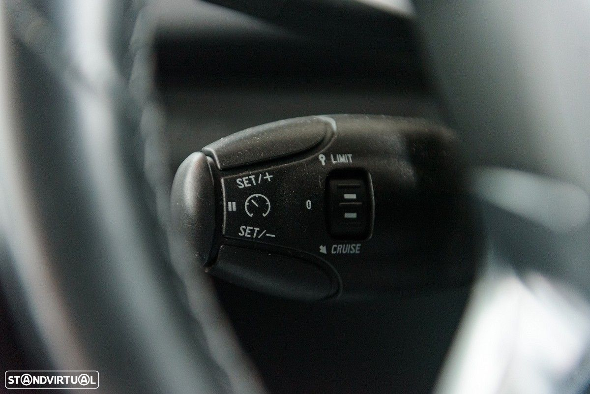 Peugeot 208 1.2 PureTech Allure - 25