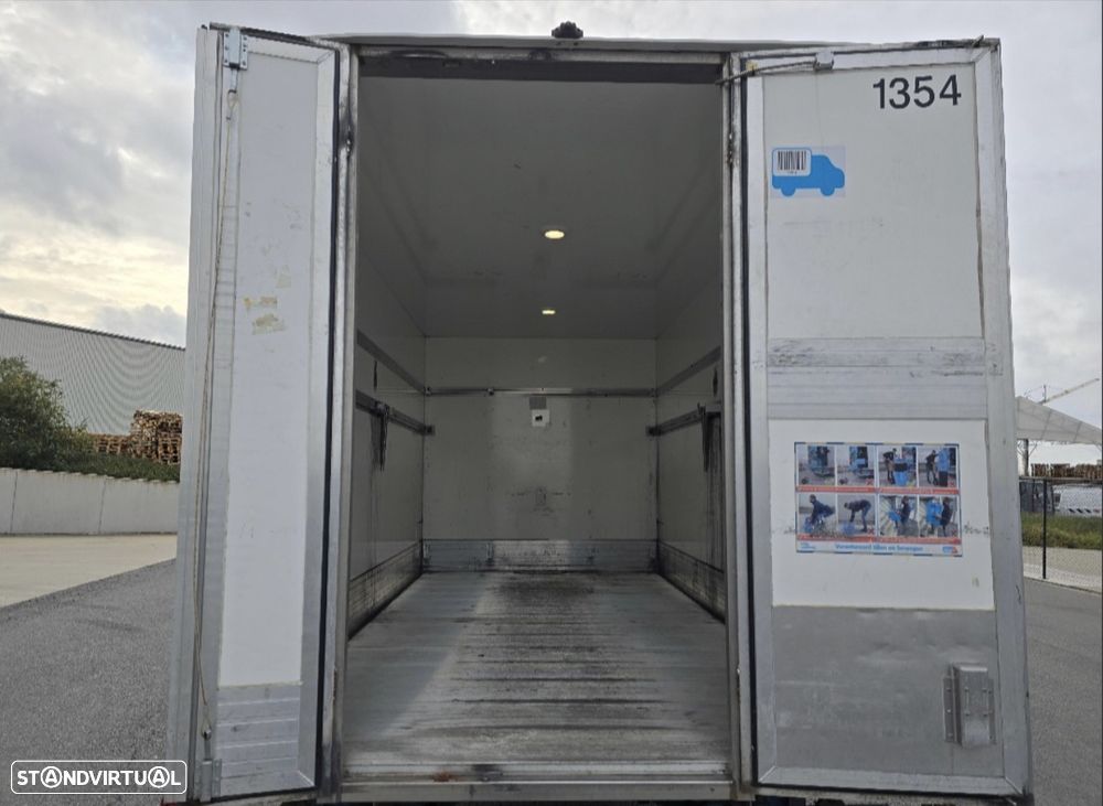 VW Crafter 35 2.0 TDI CD Médio - 9