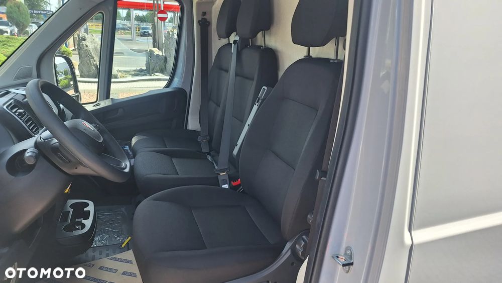 Peugeot Boxer Furgon L3H2 3.3T Diesel 2.2 140 KM Manual - 24