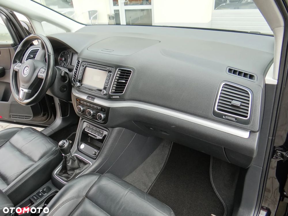 Volkswagen Sharan 2.0 TDI Blue Motion Highline - 35