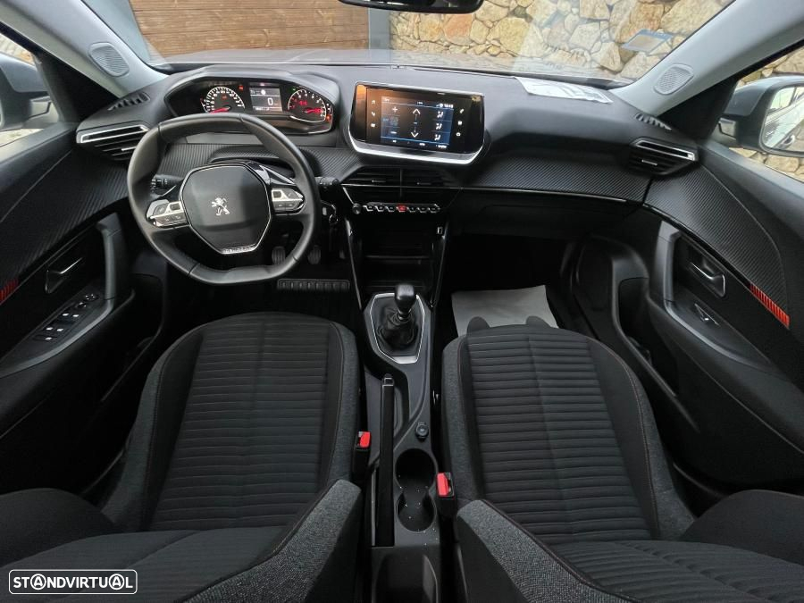 Peugeot 2008 - 18