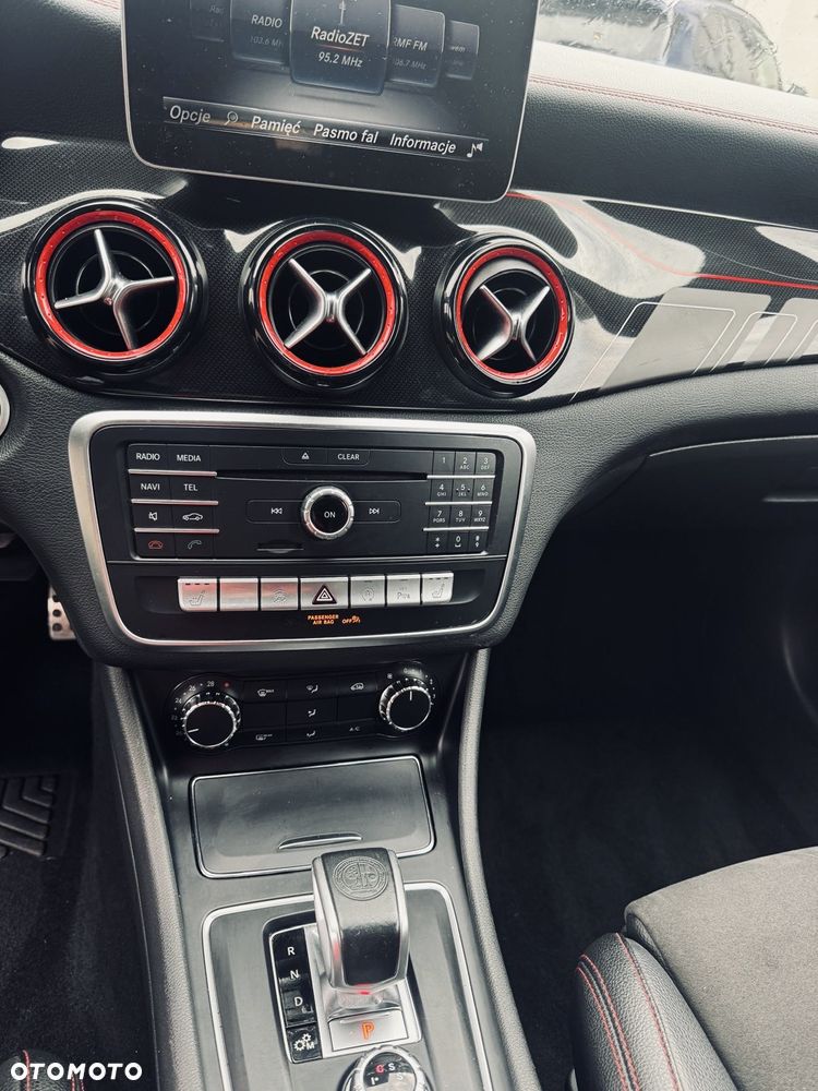 Mercedes-Benz CLA AMG 45 4Matic AMG Speedshift DCT 7G - 30