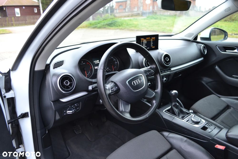 Audi A3 Sportback 1.6 TDI (clean diesel) S line Sportpaket - 17