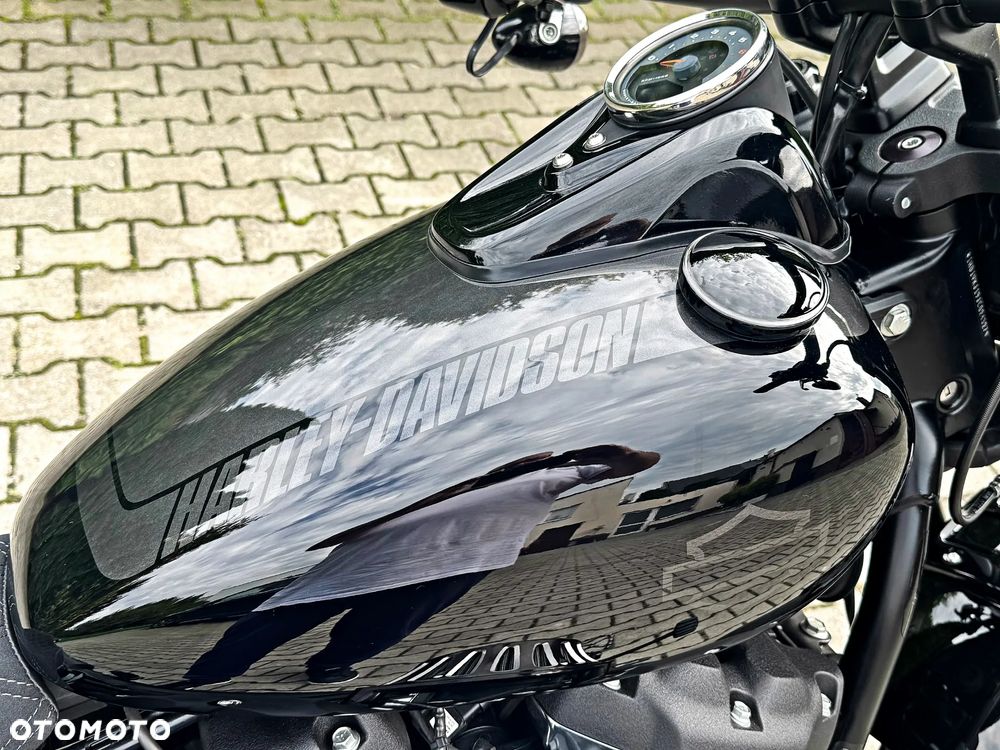 Harley-Davidson Softail Fat Bob - 16