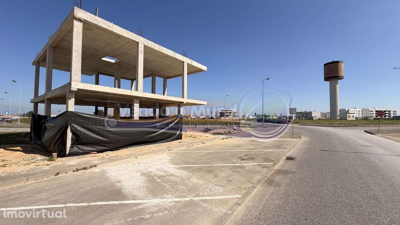 Terreno com construção iniciada em Salvaterra de Magos (S570) - Grande imagem: 2/14