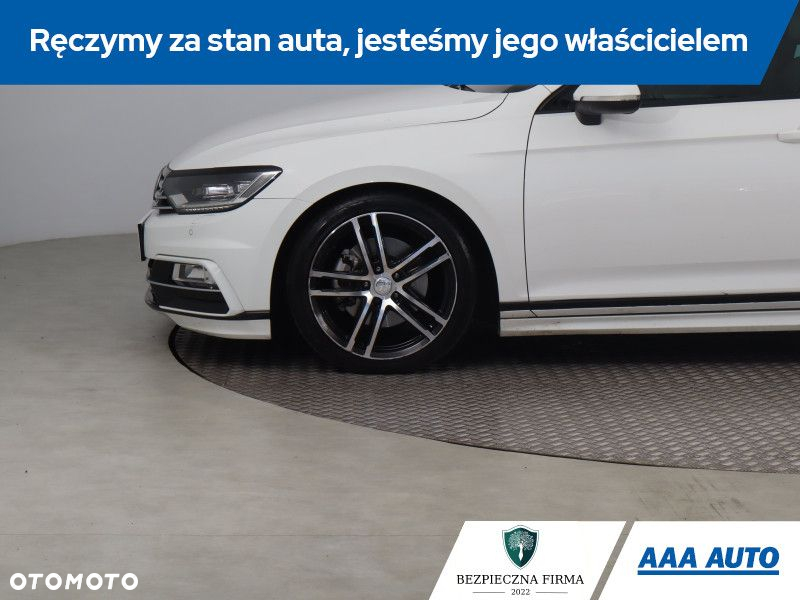 Volkswagen Passat - 16