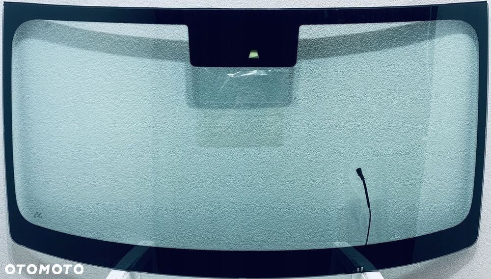 Szyba czołowa przednia IVECO DAILY 2019- KAMERA+GRZANIE