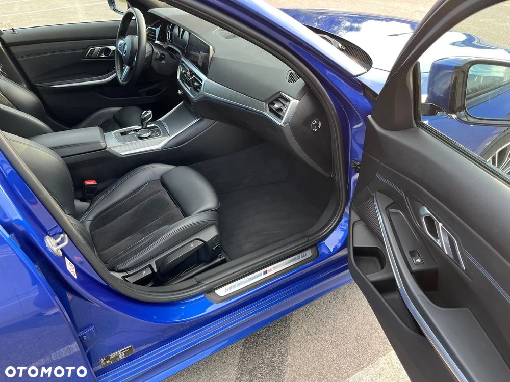 BMW Seria 3 318d M Sport - 26