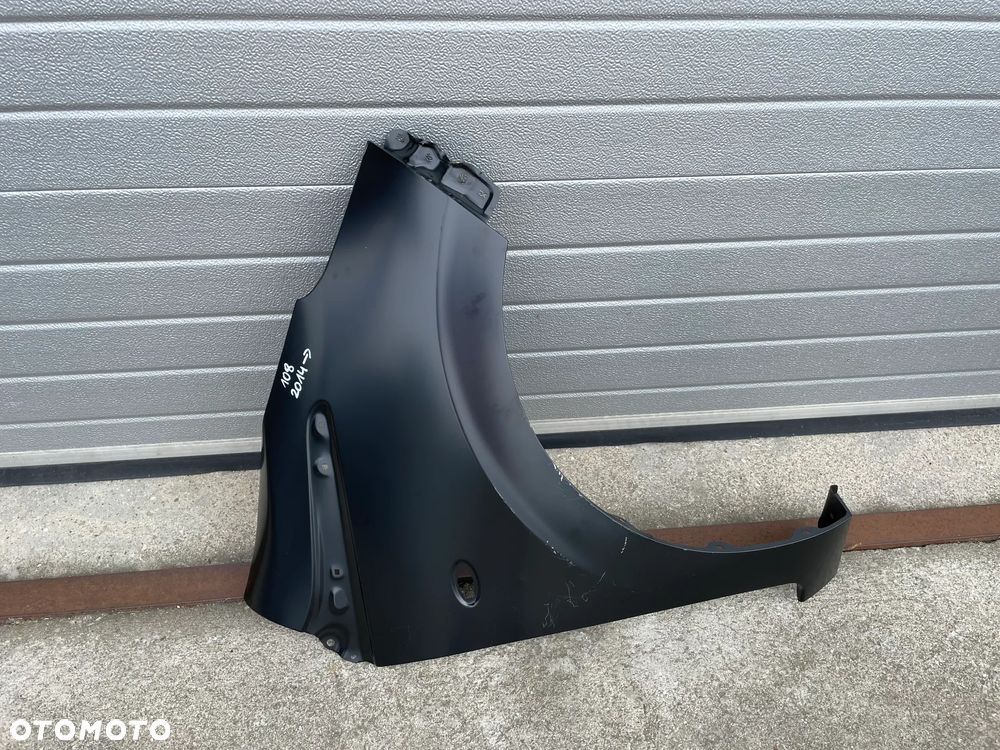 BŁOTNIK PRZEDNI PRAWY  PEUGEOT 108  2014-- NOWY - 1