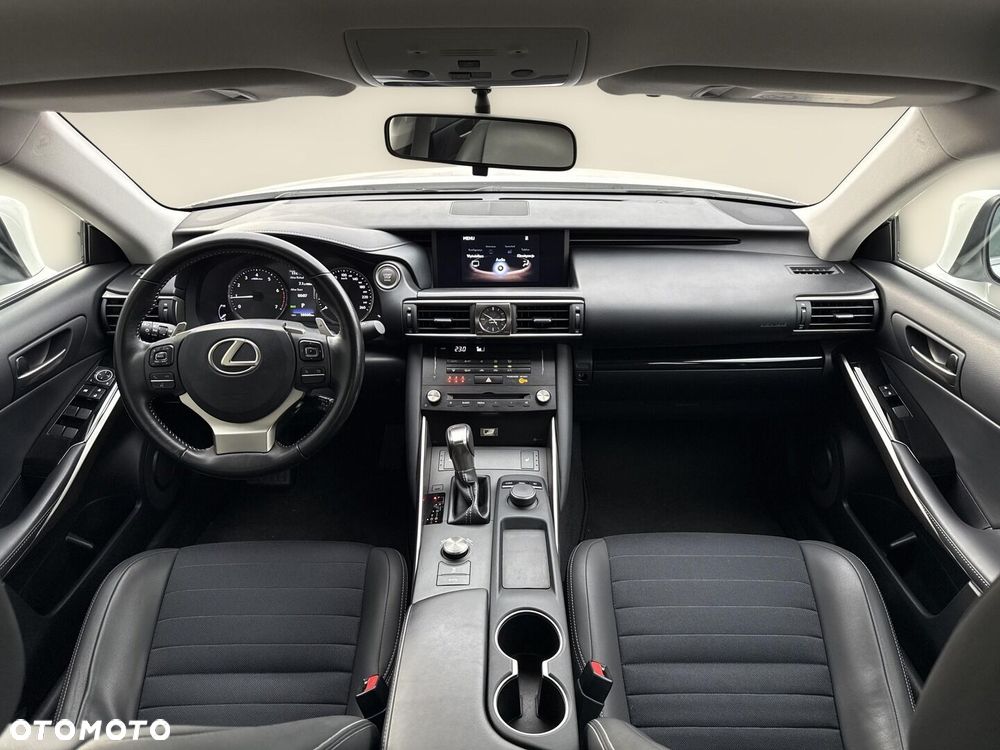 Lexus IS - 18
