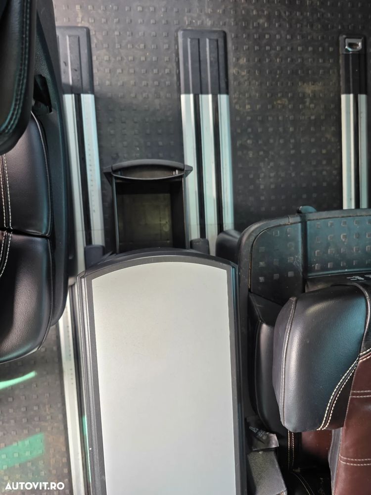 Volkswagen Multivan - 22