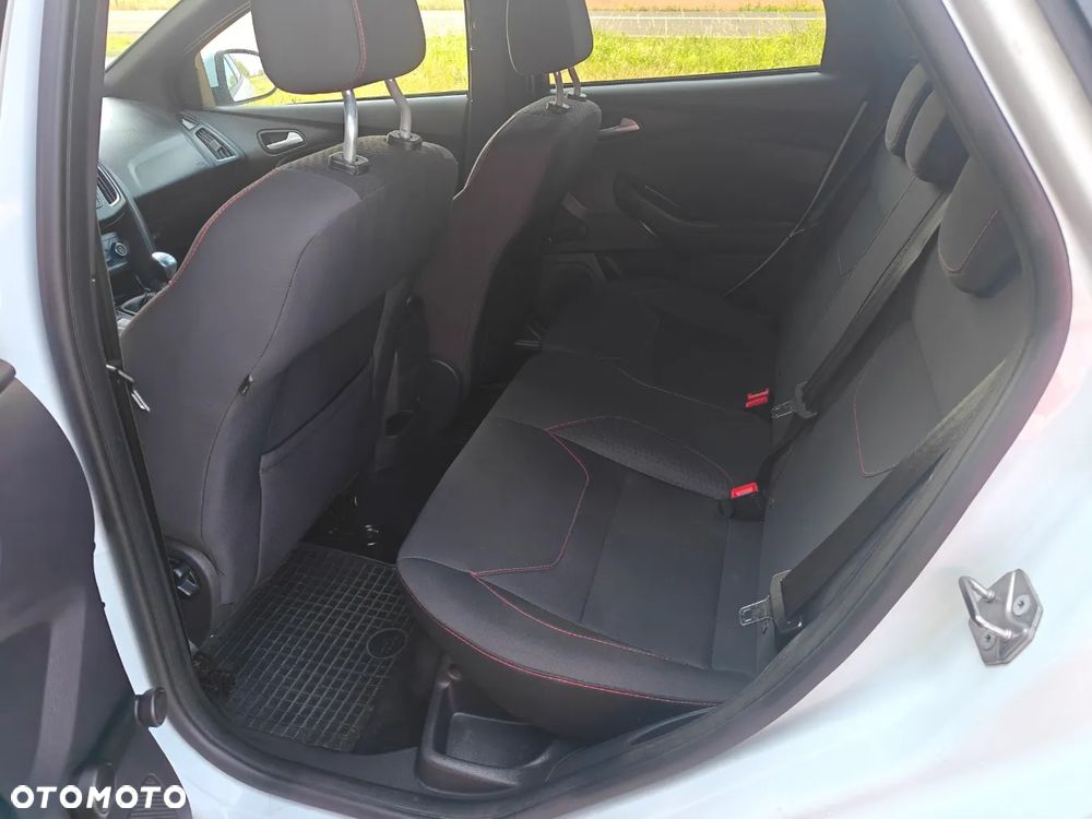 Ford Focus 1.0 EcoBoost ST-Line - 11