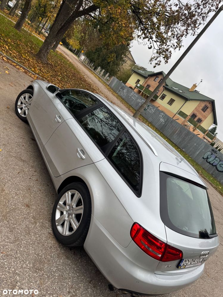 Audi A4 Avant 2010 photo 4