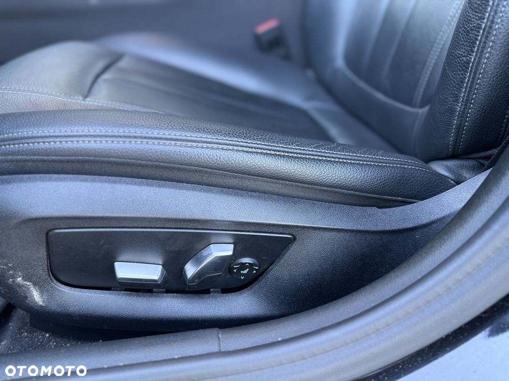BMW Seria 5 530i xDrive - 14