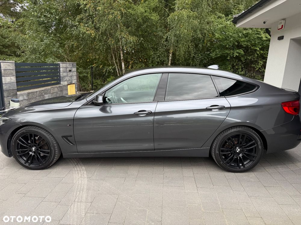 BMW Seria 3 320d xDrive M Sport - 10
