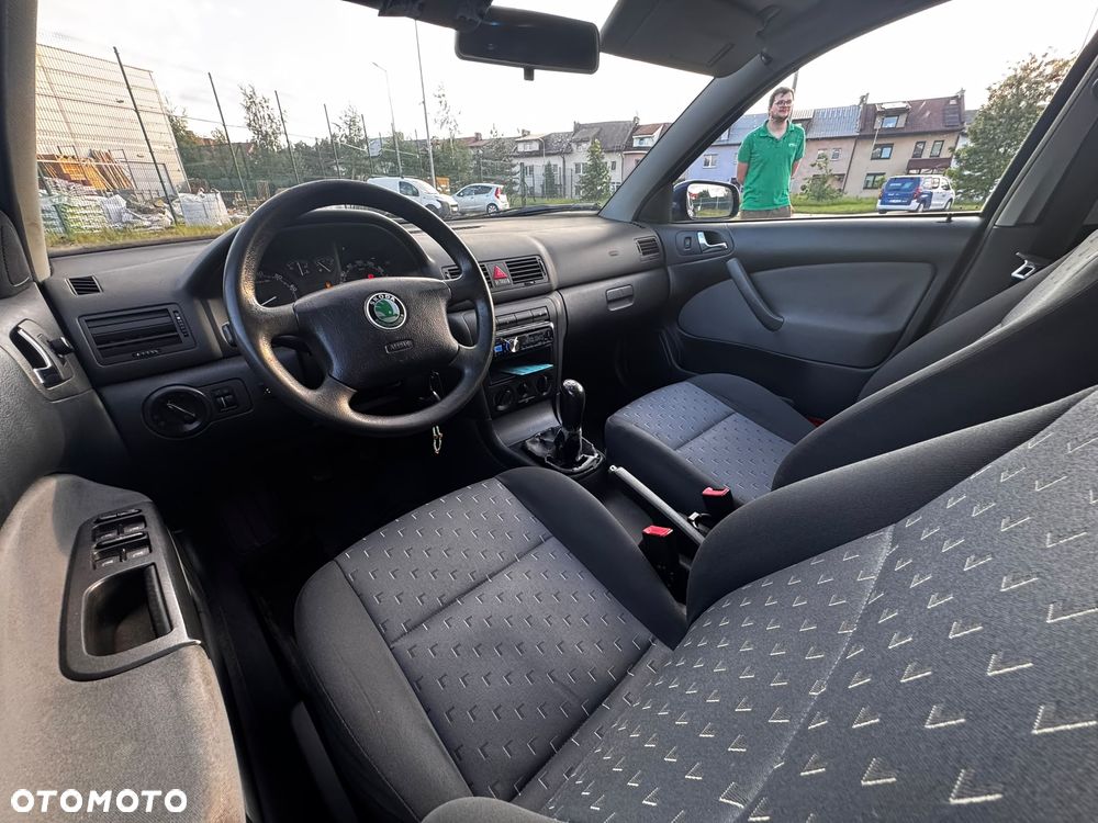 Skoda Octavia 2.0 Ambiente - 11