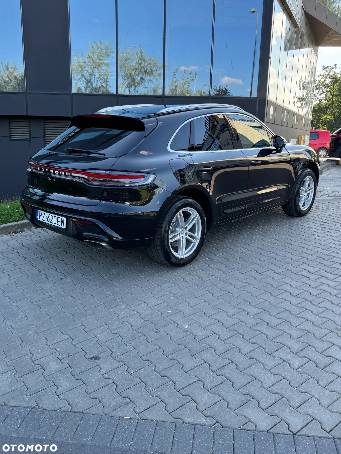 Porsche Macan T - 4