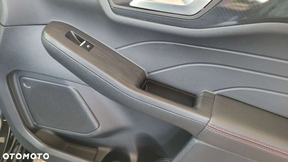 Ford Kuga - 34