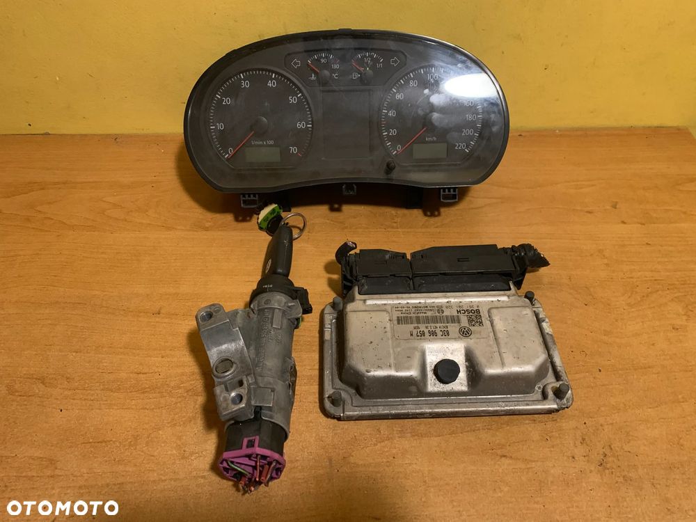 KOMPUTER LICZNIK STACYJKA ZESTAW POLO 9N LIFT 03C906057M 6Q0920825M