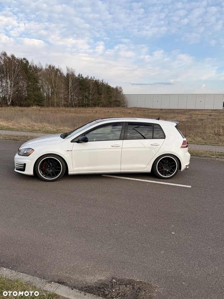 Volkswagen Golf - 4