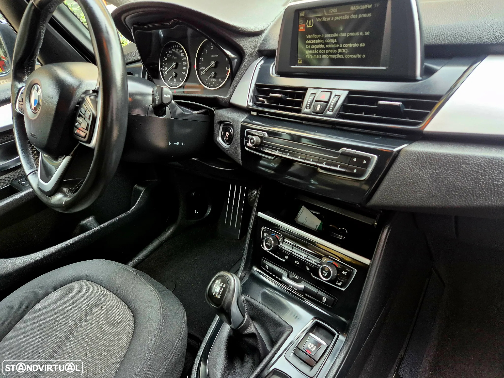 BMW 218 Active Tourer i Line Sport - 38