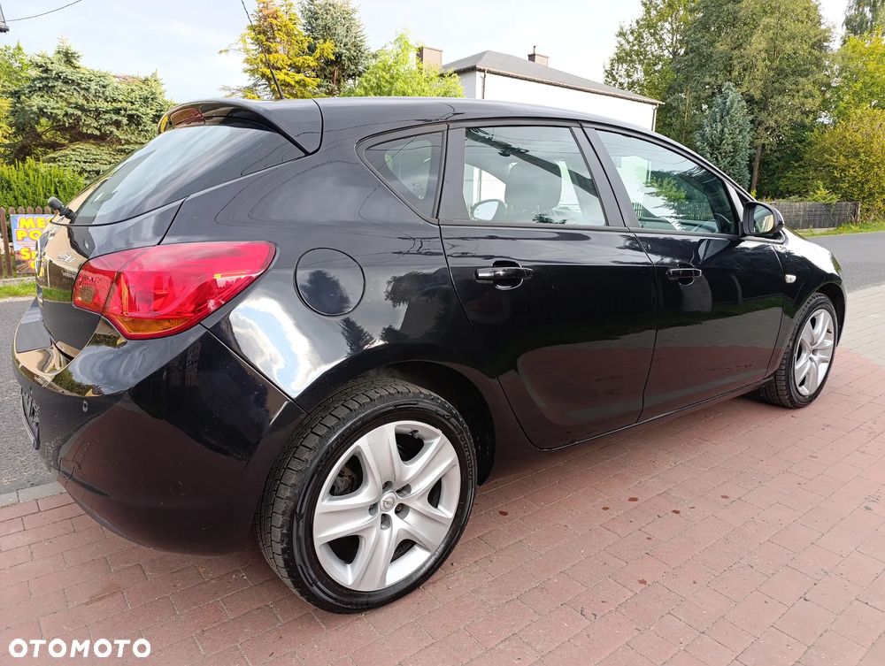 Opel Astra 1.6 Design Edition - 22